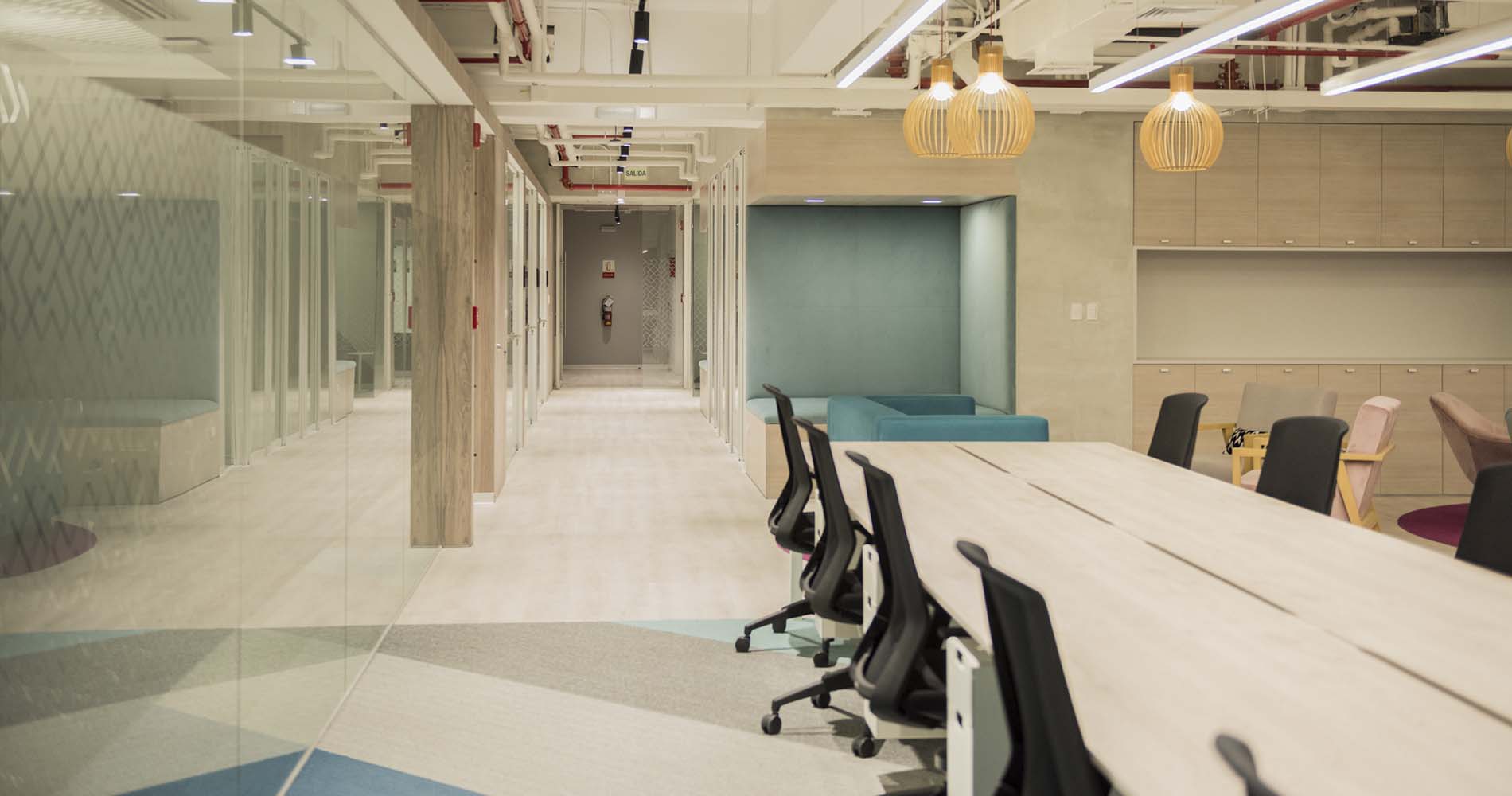 uber - oficinas equipadas por visso con muebles especiales