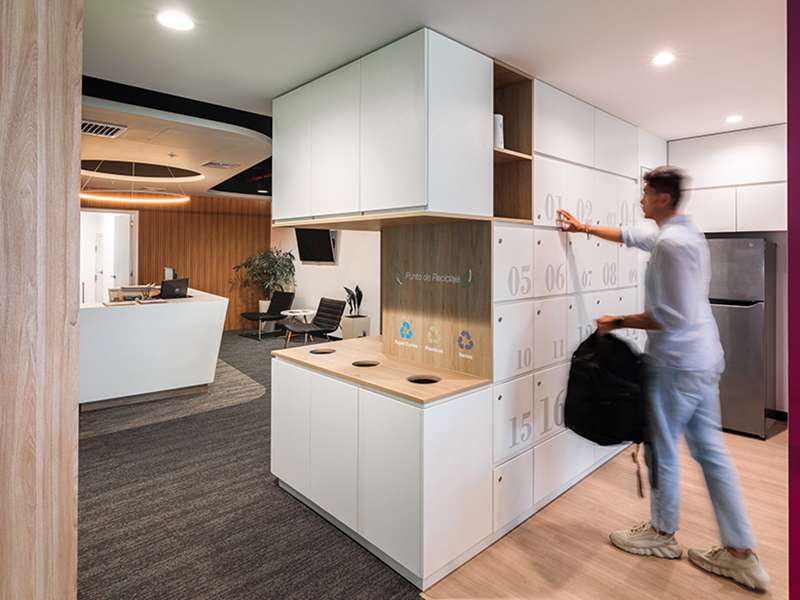 Bayer - mobiliario especial para zona de reciclaje y lockers