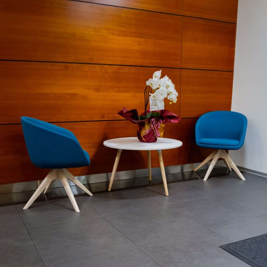 MItsubishi - mesas de centro para zona de descanso
