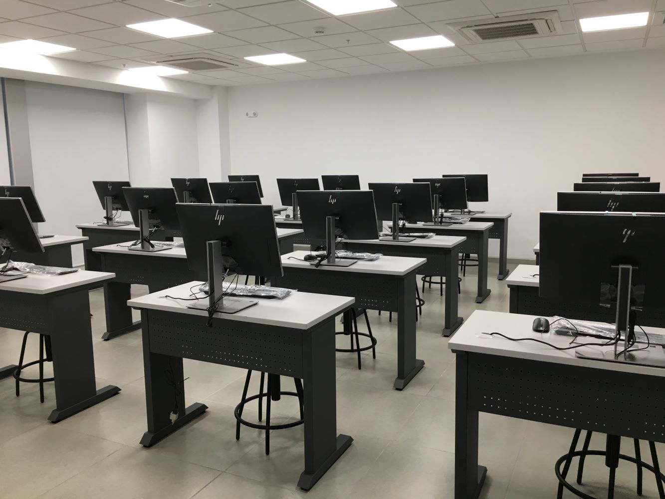 SENATI - mesas personales para senati