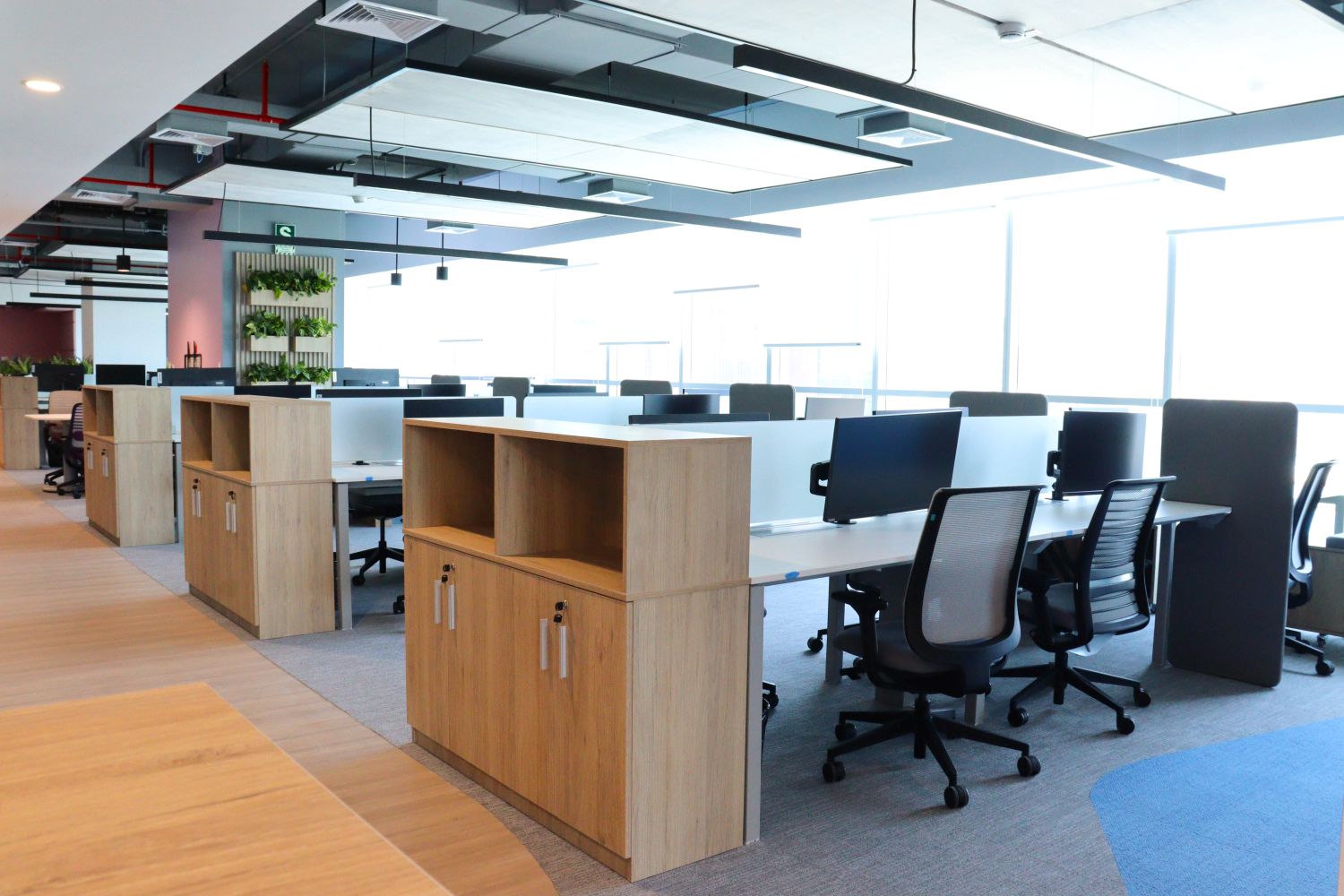 Proyecto Lenovo - espacios de almacenamiento en bench