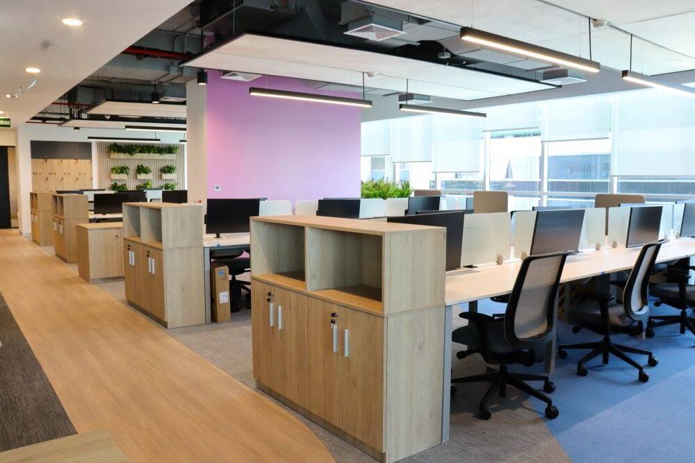 Proyecto Lenovo - bench en espacios de trabajo dinamicos