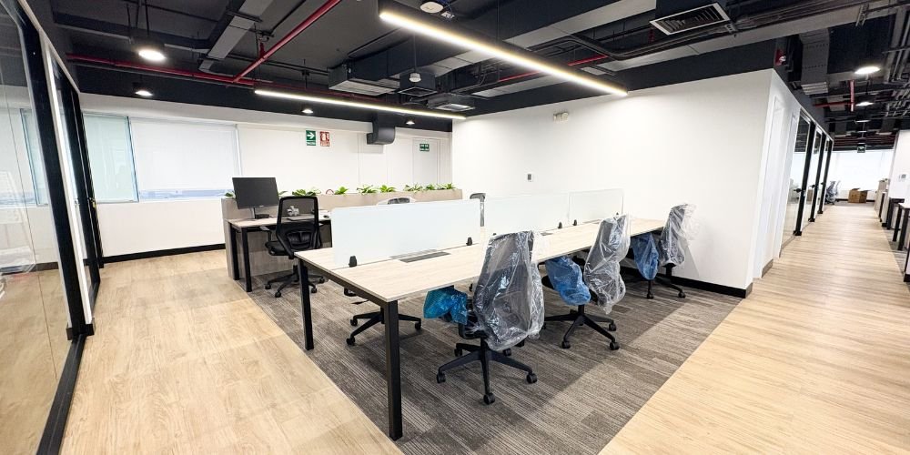 Proyecto Ferrovial - bench equipados por visso